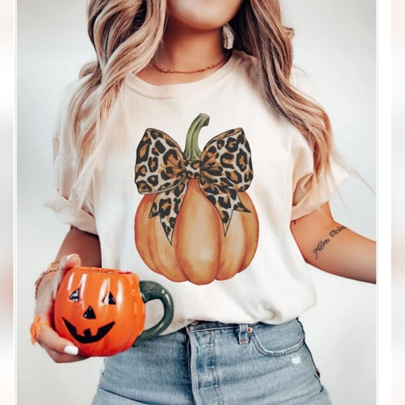 ✨️Sale✨️Leopard Bow Pumpkin Short Sleeve Tshirt - Cream - Picture 1 of 2
